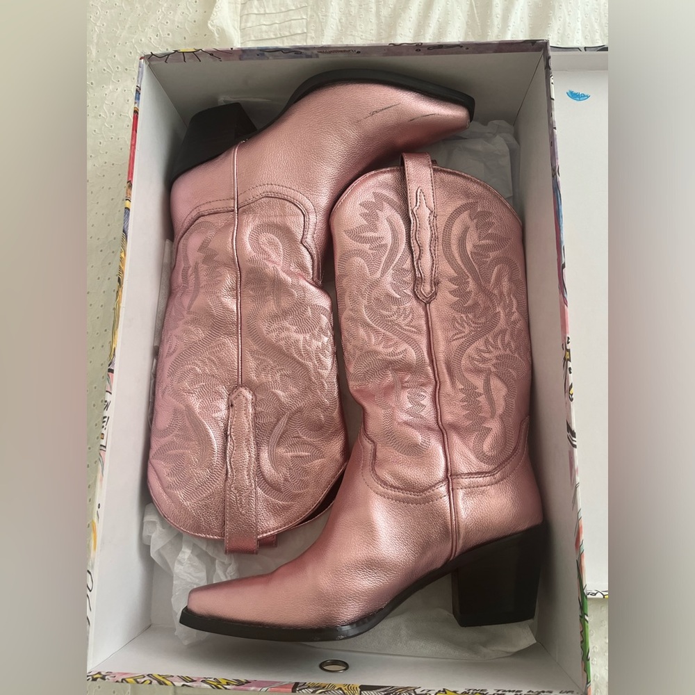 Jeffrey Campbell Dagget Boots in Pink Metallic Size 8.5